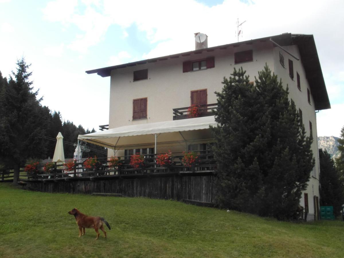 Al Hotel